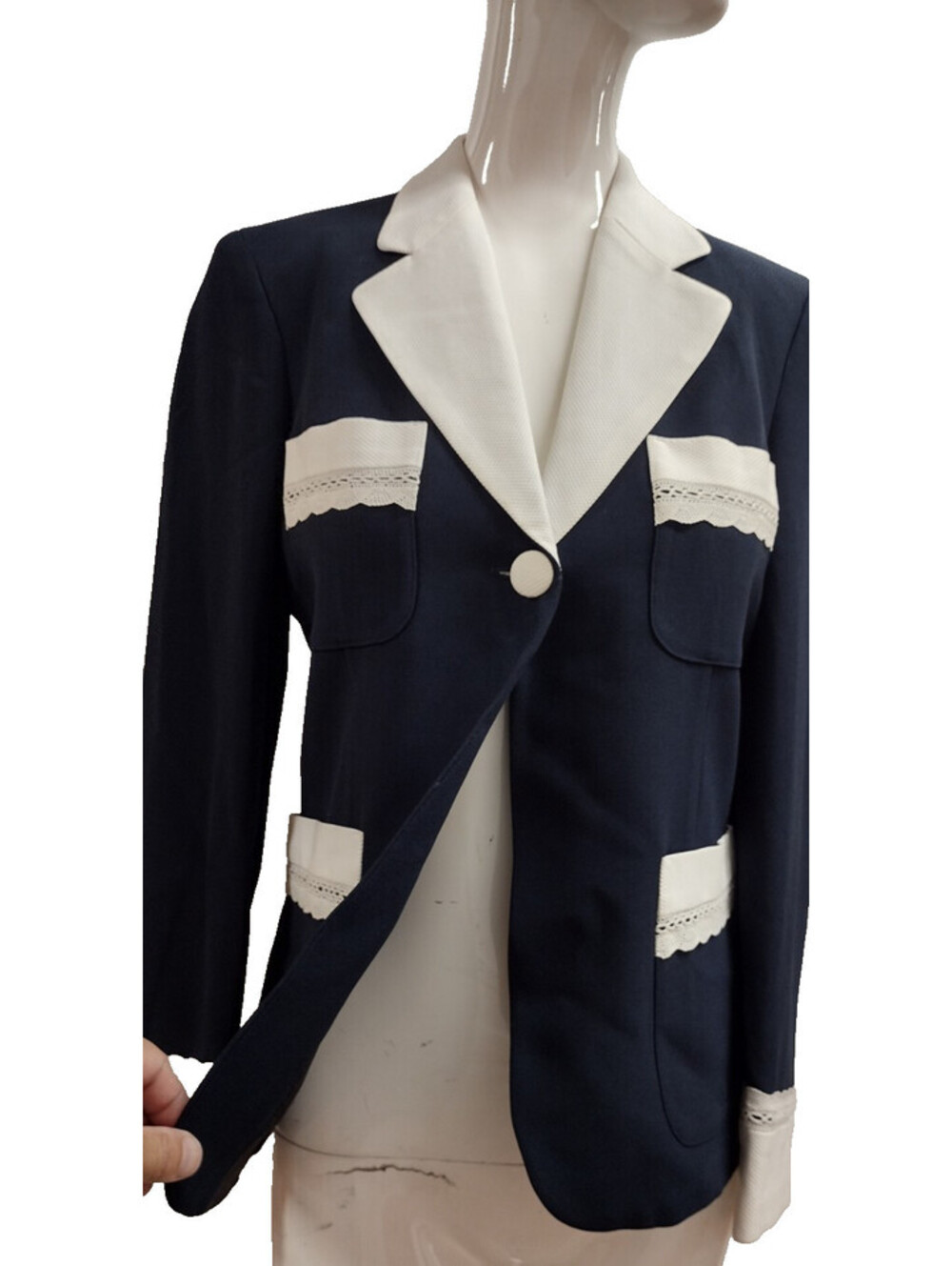 1990s Moschino Office Chic Jacket 8 M White Cotton Doily Detailed Pockets Cuffs